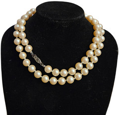VINTAGE Faux Cream Ivory Pearl Necklace 22 Inches Knotted