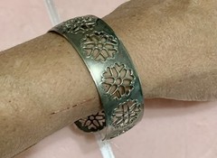 Vintage Silver Plated Metal Openwork Filigree Floral Pattern Cuff Bracelet
