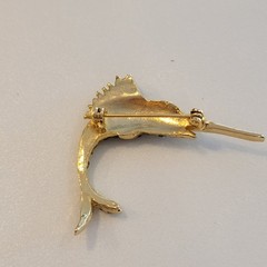 Unusual Swordfish Brooch Pin Gold Tone Pearl Eye and Textured Body