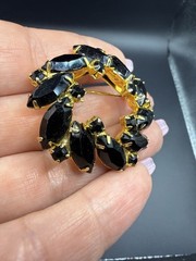 Opaque Black Rhinestone And Gold Toned Circle Wreath With Navette Vintage Brooch