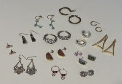 Lot of 14 pairs Pierced Earrings Silver & Gold Tone Hoops Stone Dangles Variety