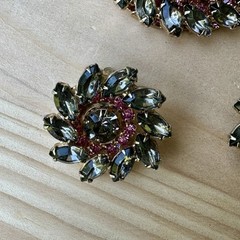 VTG 1950s Wreath Brooch Pin 2.375 Inch Earrings Pink Smoky Navettes Gold Plated