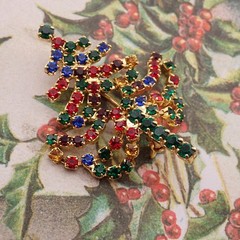 VTG 1990’s Dangling Christmas Tree Multicolor Rhinestone 1 5/8″ Prong Set Pin