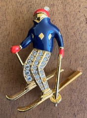 VTG Monet Gold Tone and Enamel Winter Skier Ski Pin Brooch