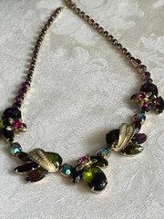 Beautiful Vintage Weiss Heliotrope Cabochons Necklace Gold-tone Accents Exc 17.5