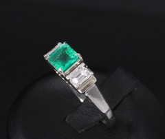 Rare 0.91ct GIA Colombian Emerald & 0.78ct Diamond Platinum Ring, Size 8.5