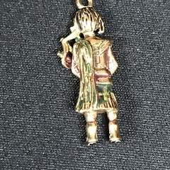 9K Vtg Scottish Full Highland Dress Enamel Bag Piper Kilt Charm Pendant 3.0 Gr
