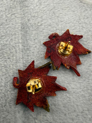 Vintage Canadian Maple Leaf Leather Brooch Pierced Earrings Set Signed By Artist
