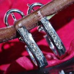 14k white gold earrings 0.16ct diamond 0.75″ omega back hoop 4.78g N2594B