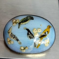 Antique Opalescent Glass Brooch Hand-Painted Birds C Clasp Victorian 1.5″