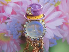 Aurora Moon Face Brooch Pin Enamel Hat Rhinestone Red Jingle Bells NEW