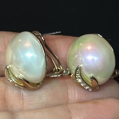 Vintage Carucci Earrings Gold Tone Rhinestone Faux Pearl Pierced 3/4” Beautiful