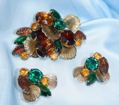 Juliana Brooch and Matching Clip Earrings Gold-Tone Molded Stones #A9288