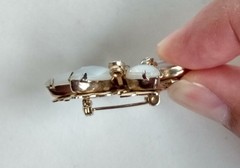 Vintage Mid Century White Flower Rhinestone Milky Bead Gold Tone Brooch Pin MCM