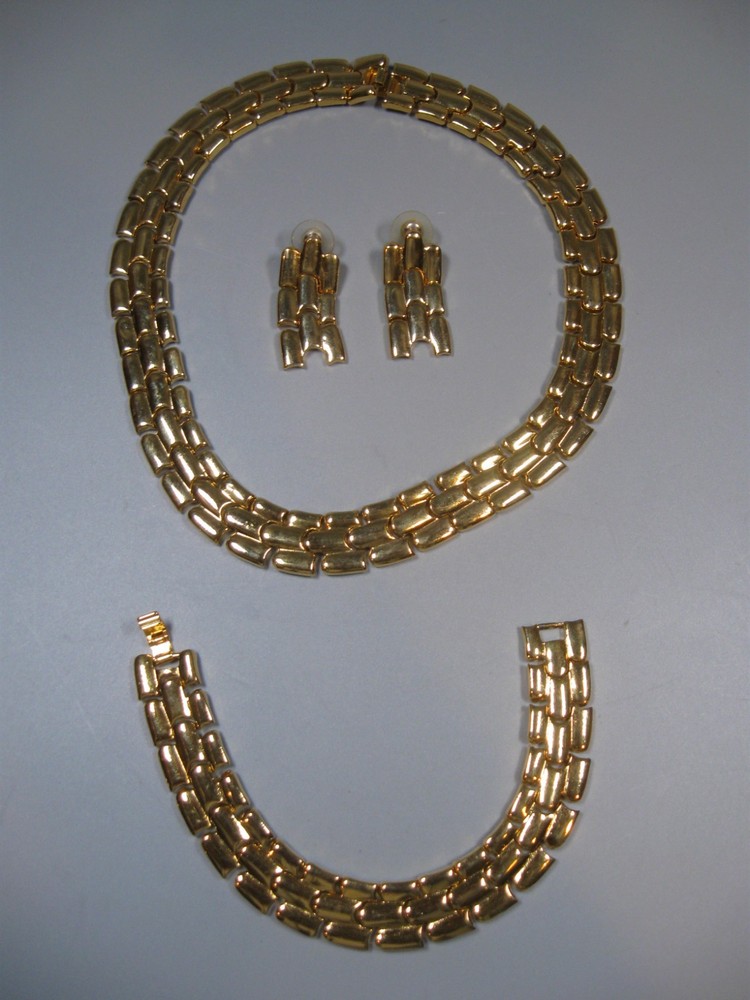 Vintage Jewelry Set Necklace Earrings And Bracelet