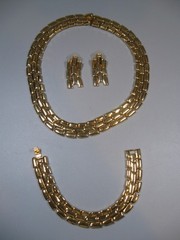 Vintage Jewelry Set Necklace Earrings And Bracelet