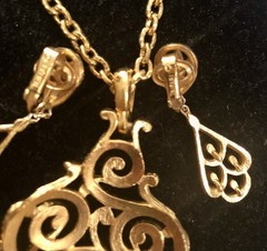 Trifari Rare Trifarium baroque Demi Parure Pendant & Earrings Vin Statement NR!