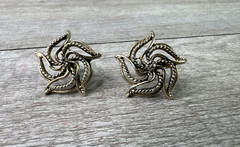 Vintage Unbranded Antique Gold Screw Back Five Point Star Earrings