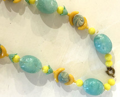 Vntg Fun Tutti Fruitti Plastic & Lucite Beaded Necklace Turquoise & Yellow 20″