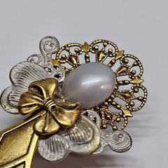 VINTAGE Multi-Tone Faux Pearl Angel Brooch Pin Christmas