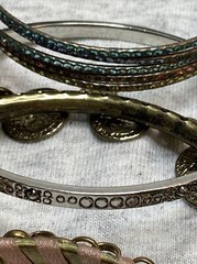 VTG 1950S TO 1970S BRACELET Bangle LOT 12 TOTAL Enamel Hammered Brass Fair Wrap￼