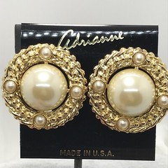 Vintage Adrianne Gold Tone Large Textured Edge Faux Pearl Clip-on Earrings