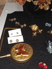 Vintage To Modern Jewlery Lot Brooches Pins Earings Purse Hook Neman Marcus