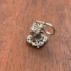 Vintage 925 Sterling Silver Wishing Well Flowers Ornate Heavy Pendant Charm