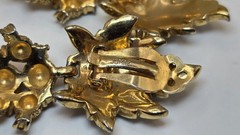 Vintage JOMAZ Clip On Earrings Gold Grape Cluster Rhinestone Leaf Statement
