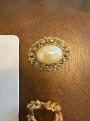 Lot of 8 Variety Brooches/Pins