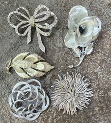 Vintage 5 Brooch Mixed LOT Designers Include Sarah Coventry, Coro, Celebrity NY