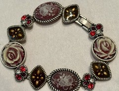 Vintage 1928 Jewelry Co. Rose Cameo Rhinestone Link Bracelet Silvertone 7.5”