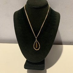 LC LAUREN CONRAD GOLD TONE OVAL RHINESTONE PENDANT NECKLACE 16″