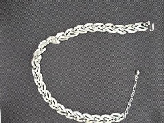 Vintage 1960s Crown Trifari Brushed Silver-Tone Leaf Choker Necklace 15”