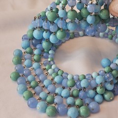 1940s 1950s BIB COLLAR CLUSTER 2-LAYERED ART GLASS BEADED MEMORY WIRED NECKLACE