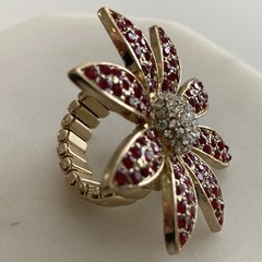 Vintage Red Rhinestone Flower Ring Gold Tone Stretchable 8