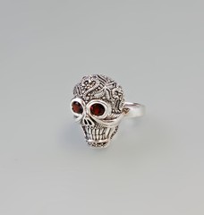 925 Sterling Silver Garnet & Markasite Skull Ring Gr.59 9927445