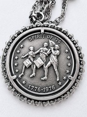 Vintage 1976 USA Bicentennial Spirit of ’76 Pendant Necklace Original Chain 42g