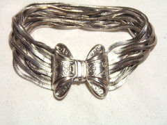 …Vintage/Antique Silver Tone Multi-Chains Bow Clasp Bracelet…
