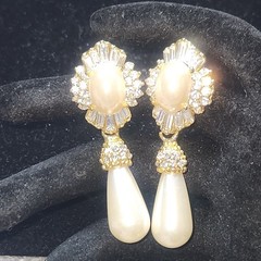 Vintage glass Pearl Rhinestone Drop Earring Gold Tone Baguette Crystal Statement