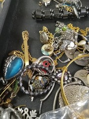 Vintage Mixed Lot Brooches & Pins, Metal Multicolor Costume Jewelry Watches