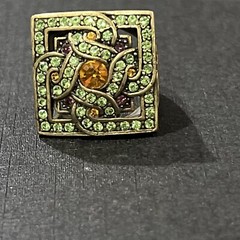 LaVintage ring size 6.5 shiny stones signed