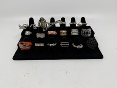 Estate Jewelry Lot 18 Rings Rhinestone Gold Silver Tone Vintage Fashion