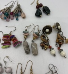 Vintage Lot Of 15 Pairs Pierced Earrings Dangle Stones Glass 1980’s 1990’s
