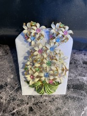 Vintage Rhinestone Gold Tone Enamel Flower Brooch Pin Clip Earrings Set YD-48
