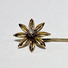 Victorian 10K Yellow Gold Flower 0.10ct Diamond 62mm Stick Pin 1.88g