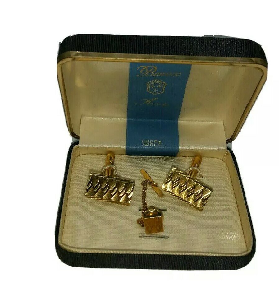 Vintage 1950’s – 1970’s Gold Tone Beaux Arts Cufflinks by Swank in Box