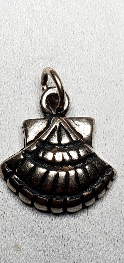 Vintage 925 Silver Seashell .75in tall Charm Vacation w/jump ring FREE SHIPPING