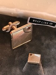 Vintage Demi Towncraft Etched Goldtone Squares w Tiny Ruby Red Accent Cuff Links