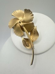 VTG Weiss Signed Gold Tone Rose Flower Brooch Pin 3.5in Estate Sale Beaded